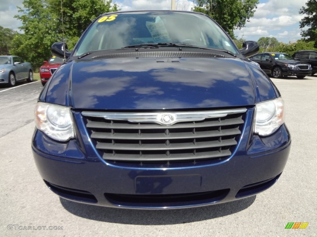 Midnight Blue Pearl 2005 Chrysler Town & Country Touring Exterior Photo #65741026