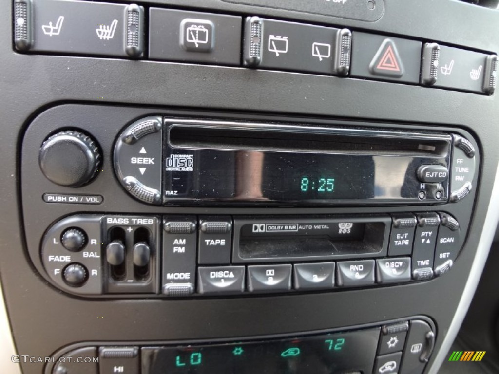 2005 Chrysler Town & Country Touring Audio System Photos