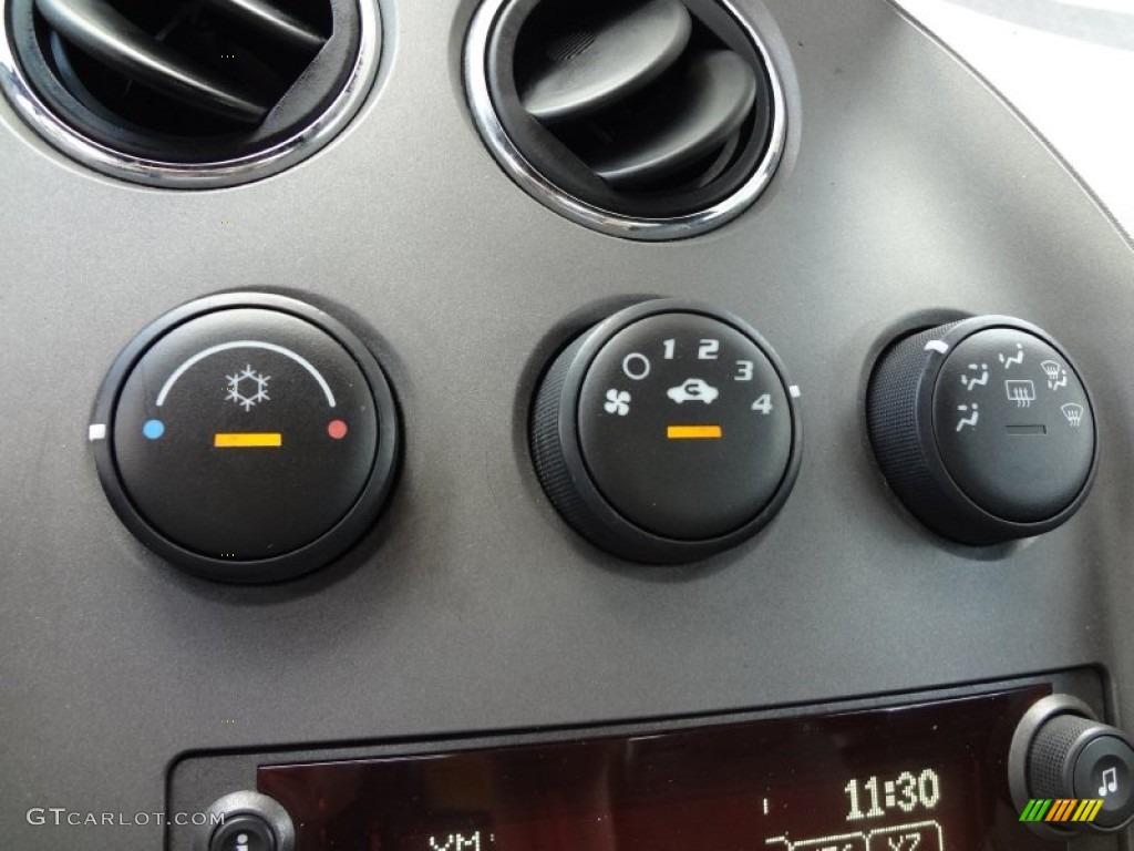 2007 Pontiac Solstice GXP Roadster Controls Photo #65741368