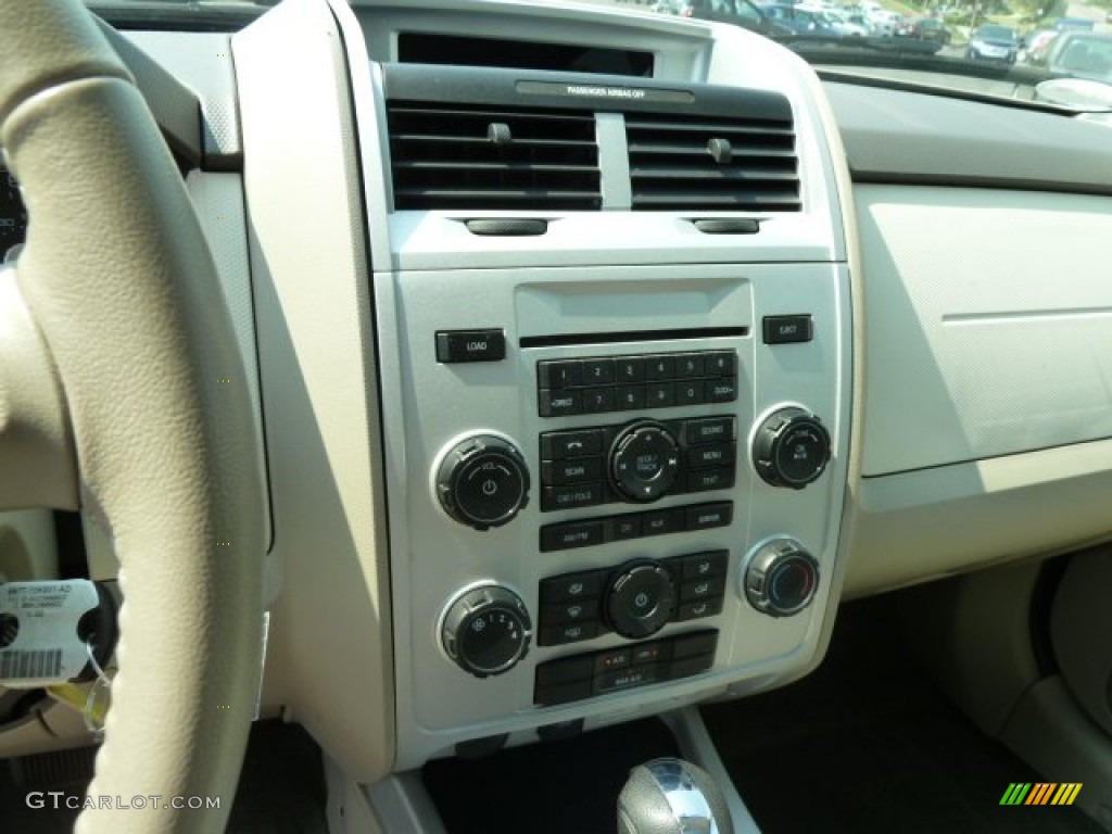 2011 Mercury Mariner I4 Controls Photo #65741488