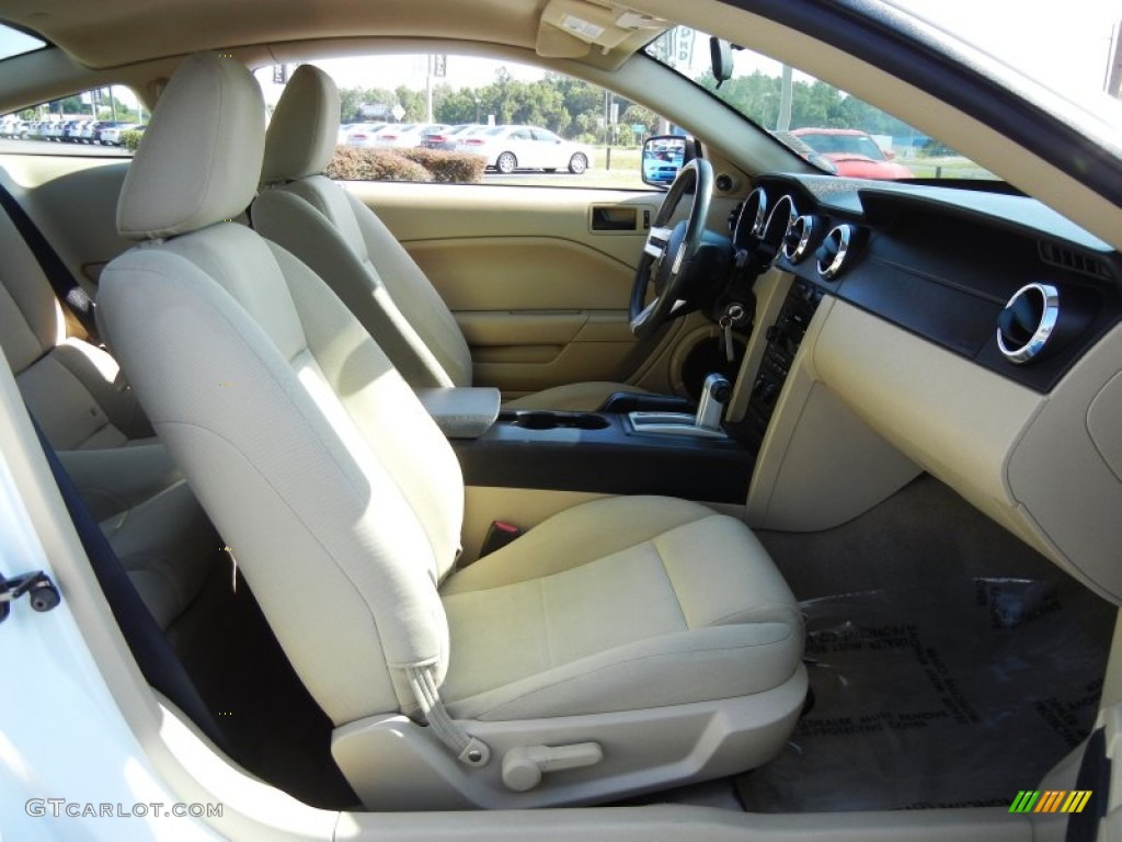 2005 Mustang V6 Deluxe Coupe - Performance White / Medium Parchment photo #14