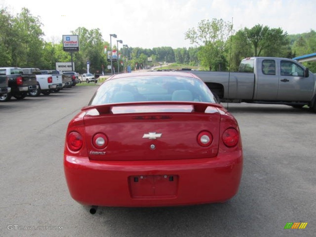 2005 Cobalt Coupe - Victory Red / Gray photo #4