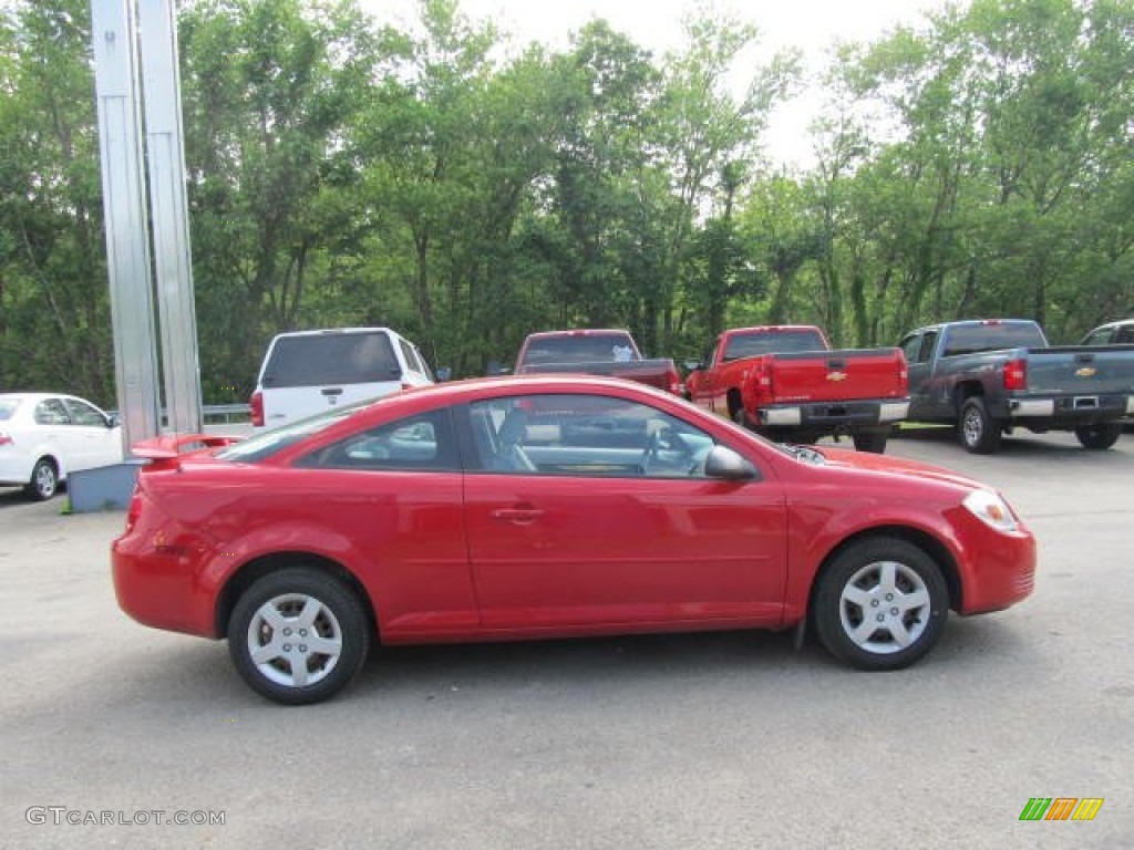 2005 Cobalt Coupe - Victory Red / Gray photo #5