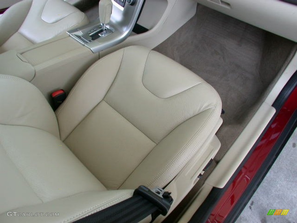 Sandstone Beige Interior 2011 Volvo XC60 3.2 AWD Photo #65753806