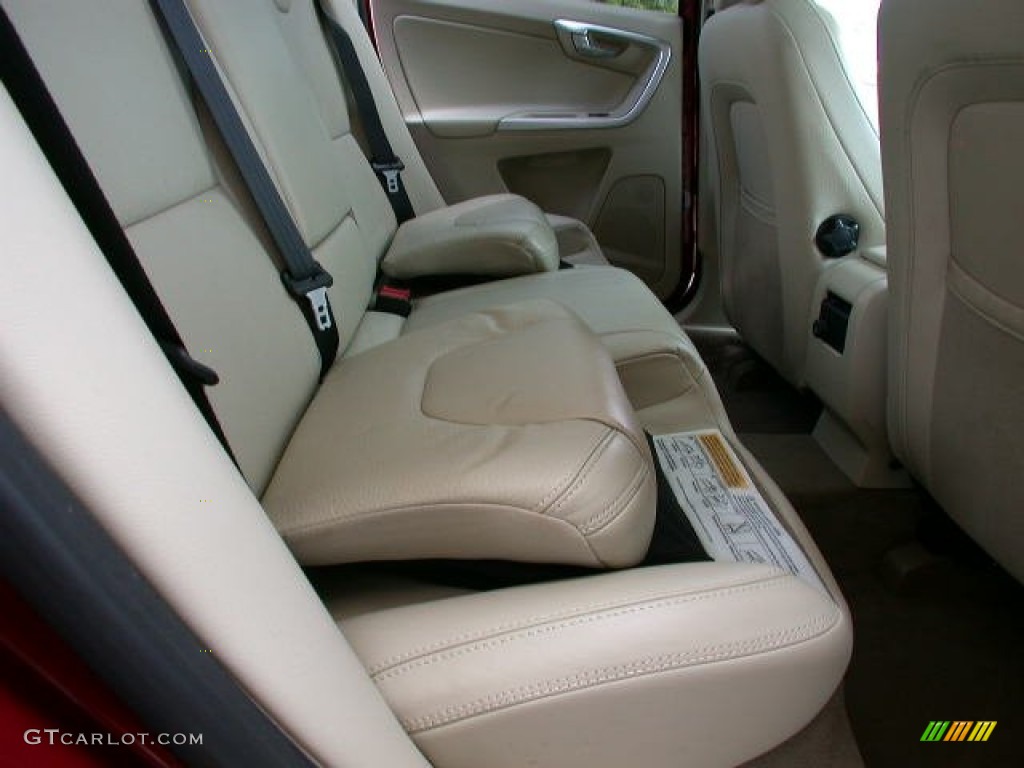 Sandstone Beige Interior 2011 Volvo XC60 3.2 AWD Photo #65753917