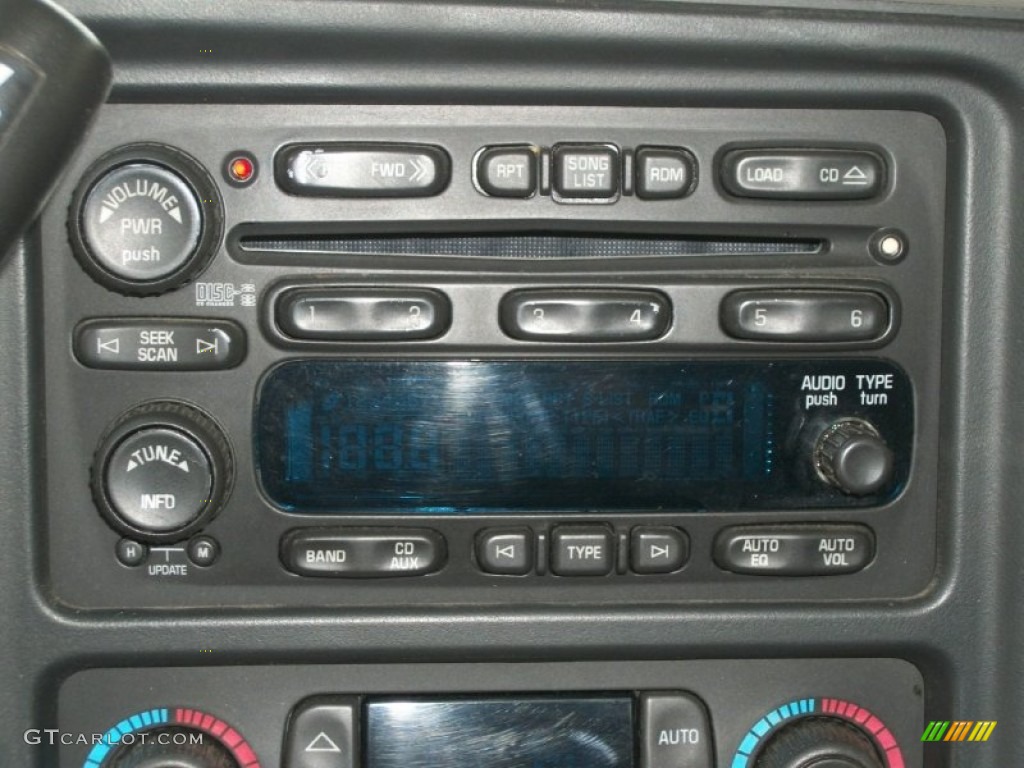 2005 Chevrolet Silverado 3500 LT Crew Cab 4x4 Audio System Photo #65758927