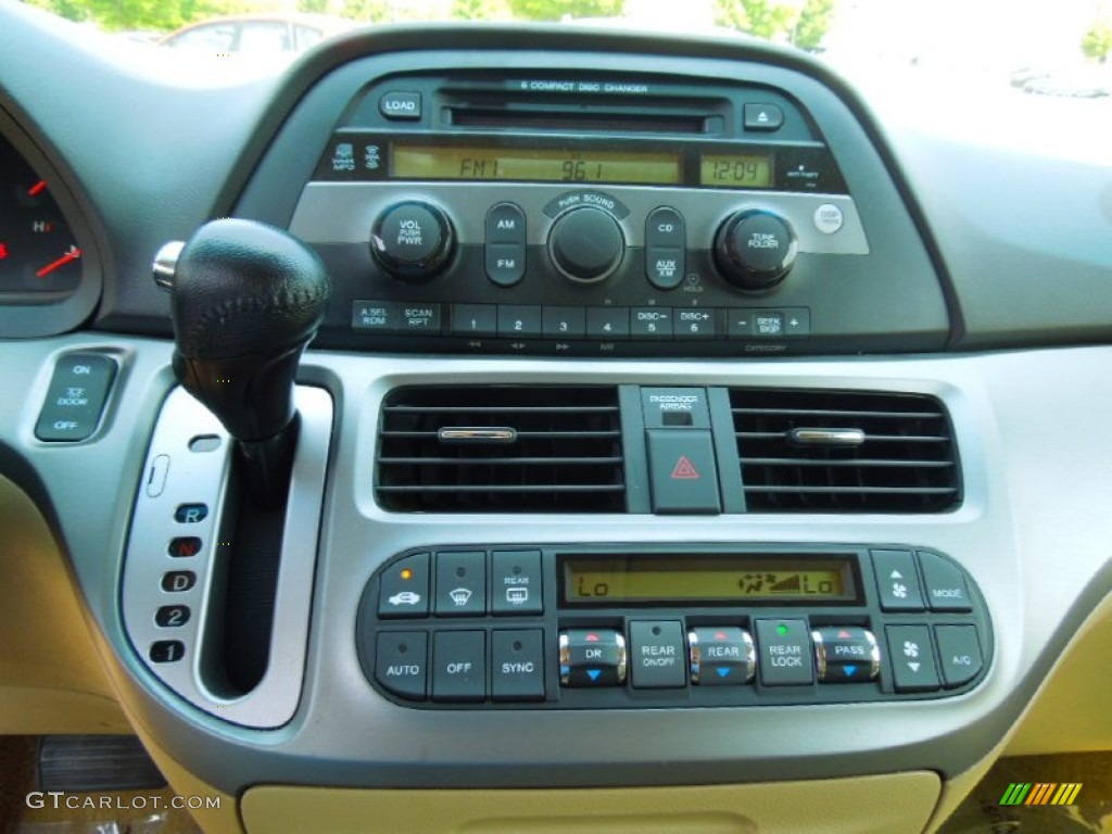 2010 Honda Odyssey EX-L Controls Photo #65758999