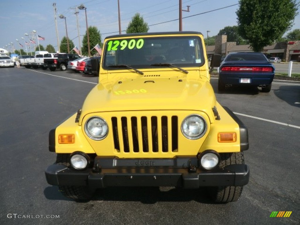 2002 Wrangler Sport 4x4 - Solar Yellow / Agate Black photo #2