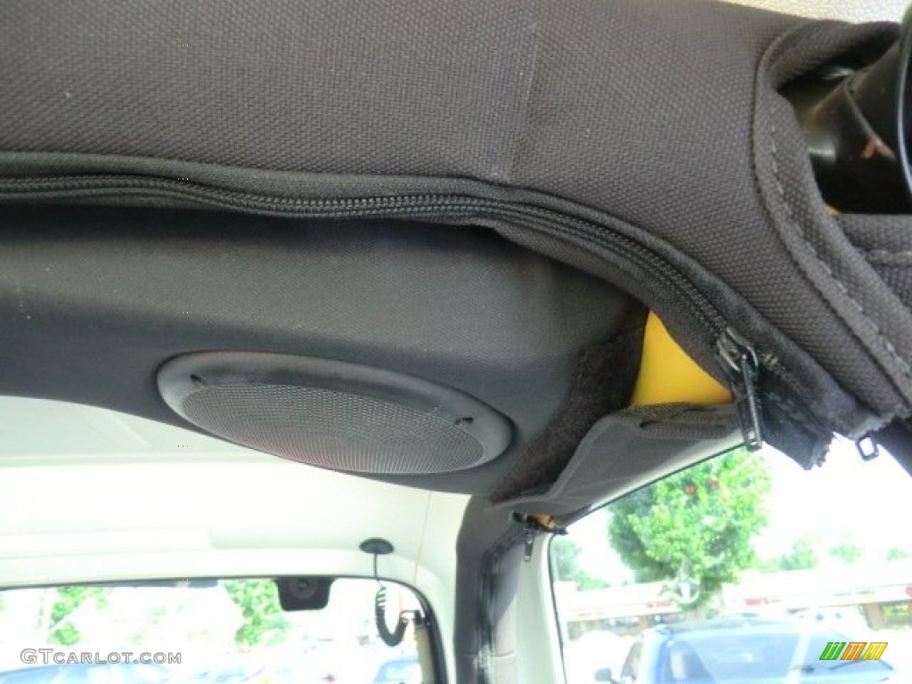 2002 Wrangler Sport 4x4 - Solar Yellow / Agate Black photo #13