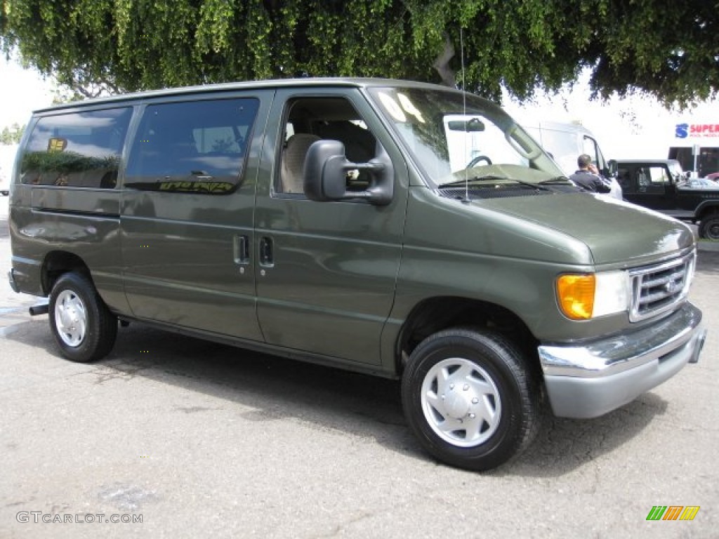 2004 E Series Van E350 Super Duty XLT Passenger - Estate Green Metallic / Medium Pebble photo #1