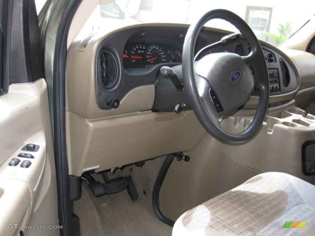 2004 E Series Van E350 Super Duty XLT Passenger - Estate Green Metallic / Medium Pebble photo #10