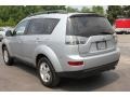 Cool Silver Metallic - Outlander ES 4WD Photo No. 2
