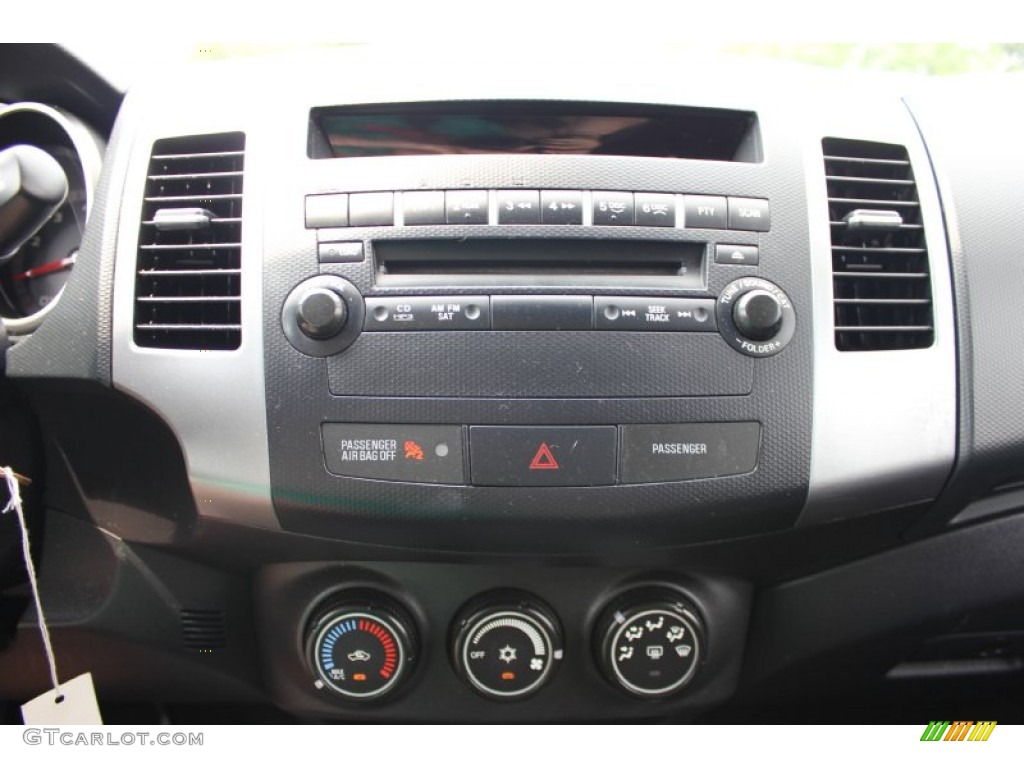 2008 Mitsubishi Outlander ES 4WD Controls Photo #65762179