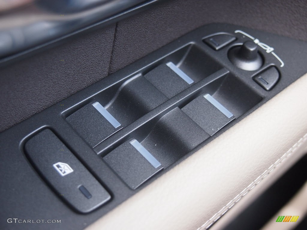 2012 Land Rover Range Rover Evoque Pure Controls Photo #65768605