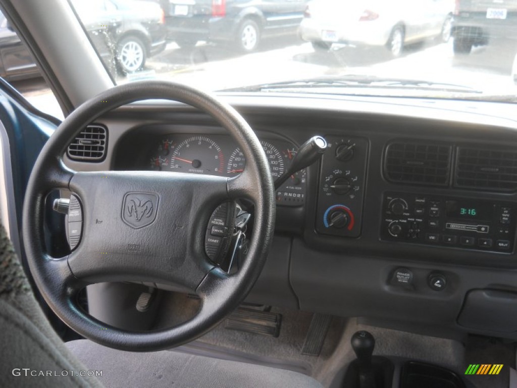 1997 Dakota Sport Extended Cab 4x4 - Emerald Green Metallic / Mist Gray photo #4