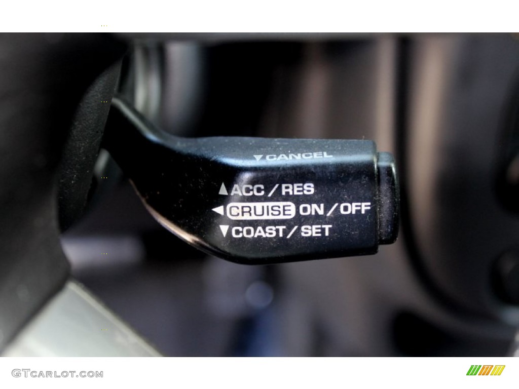 2004 Chrysler PT Cruiser GT Controls Photo #65771113