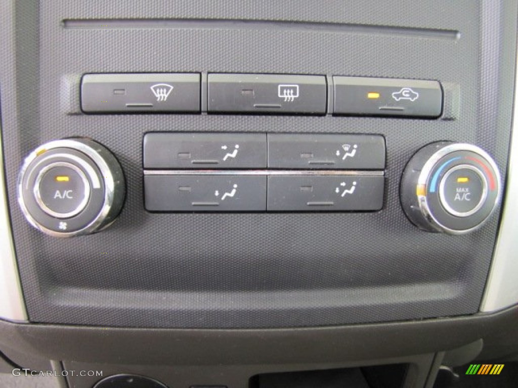 2009 Suzuki Equator Crew Cab Controls Photo #65771872