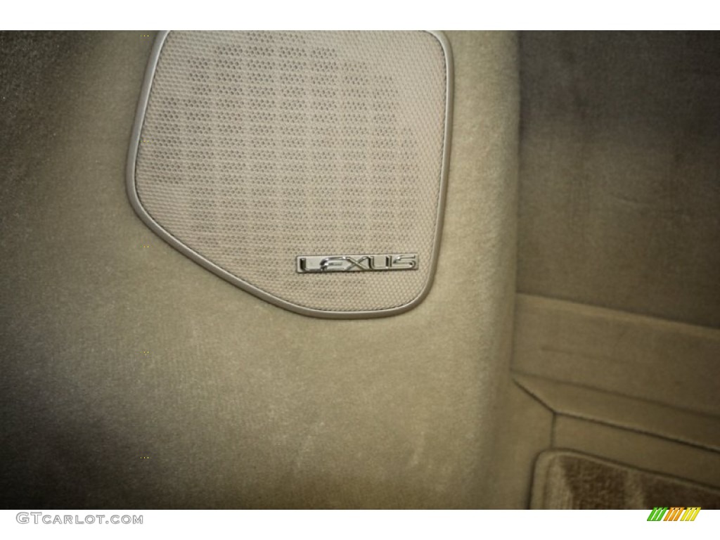 2002 Lexus IS 300 SportCross Wagon Audio System Photos