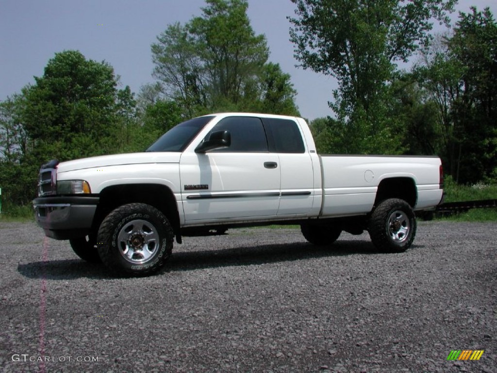 Bright White 2002 Dodge Ram 2500 SLT Quad Cab 4x4 Exterior Photo #65784134