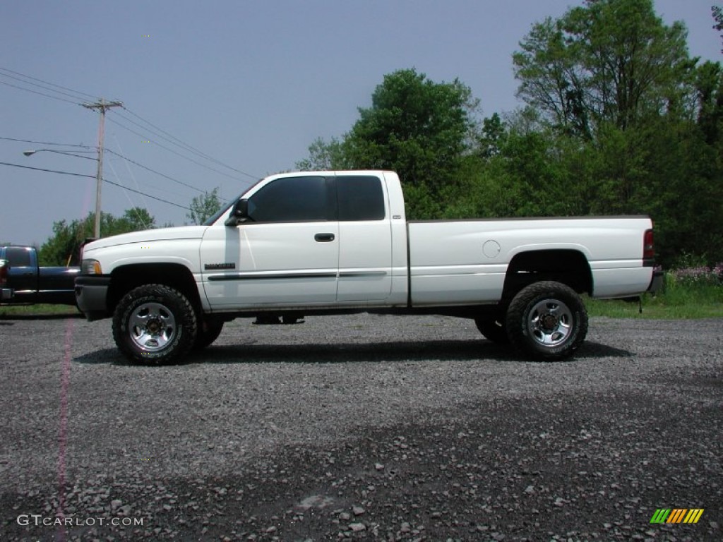 2002 Ram 2500 SLT Quad Cab 4x4 - Bright White / Agate photo #4