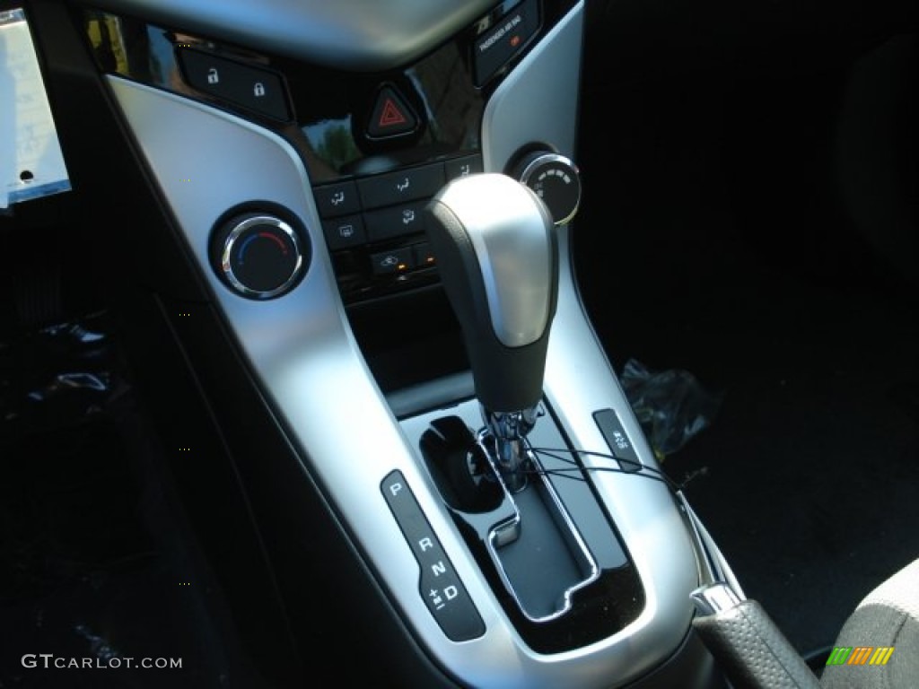 2012 Cruze LS - Black Granite Metallic / Jet Black/Medium Titanium photo #17