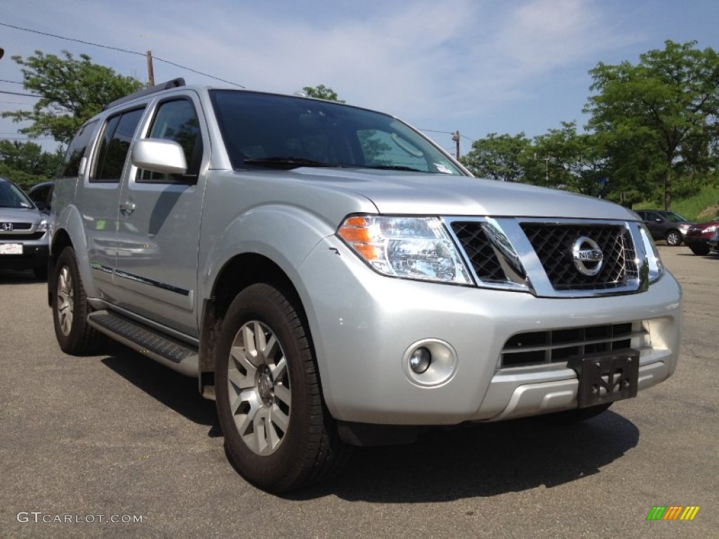 Silver Lightning Metallic 2010 Nissan Pathfinder LE 4x4 Exterior Photo #65787653