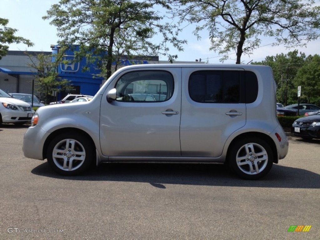 Chrome Silver Nissan Cube