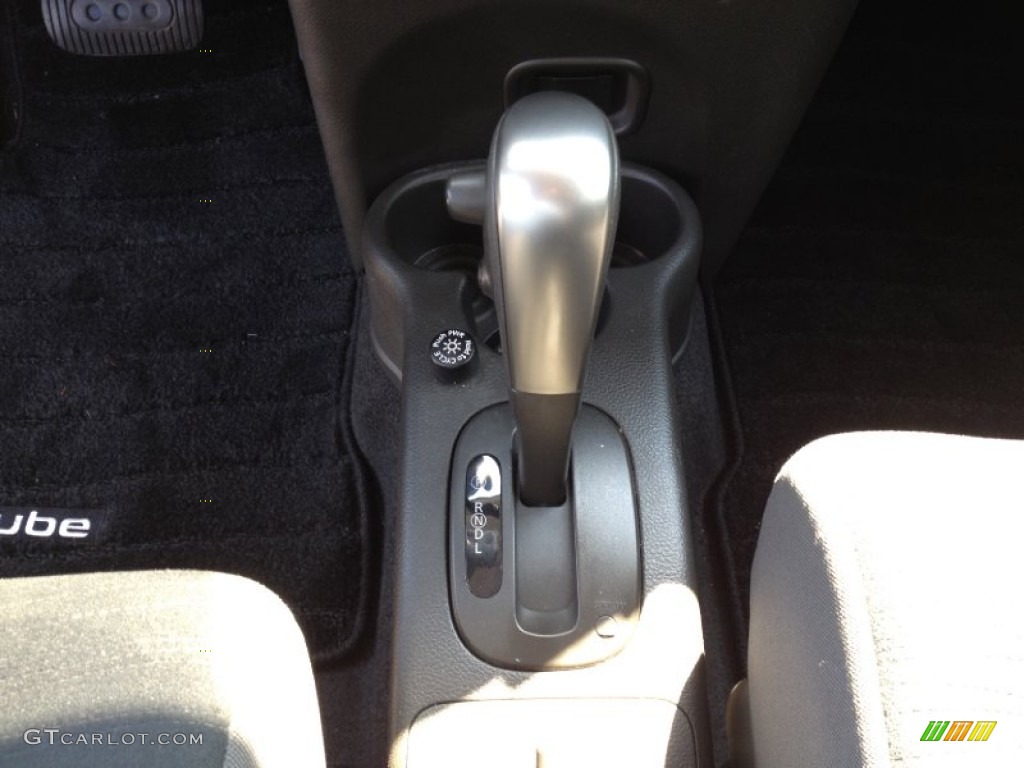 2009 Nissan Cube 1.8 SL Transmission Photos