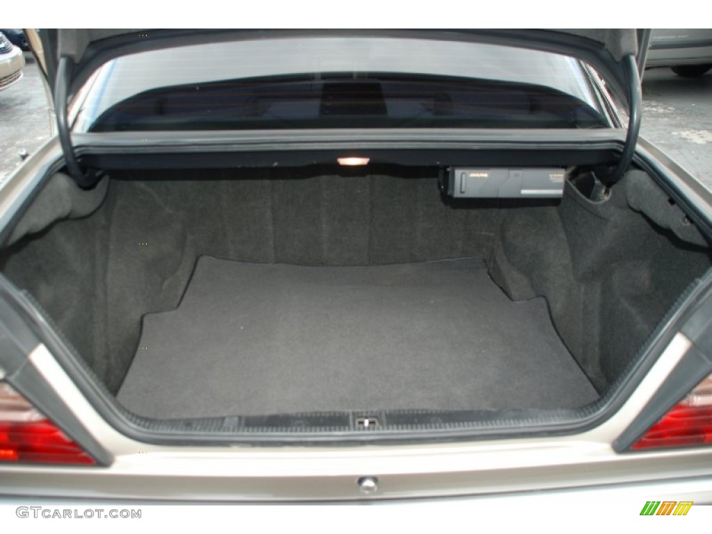 1995 Mercedes-Benz E 320 Sedan Trunk Photo #65789412