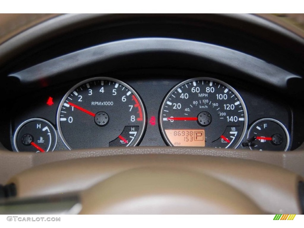 2005 Nissan Pathfinder LE Gauges Photos