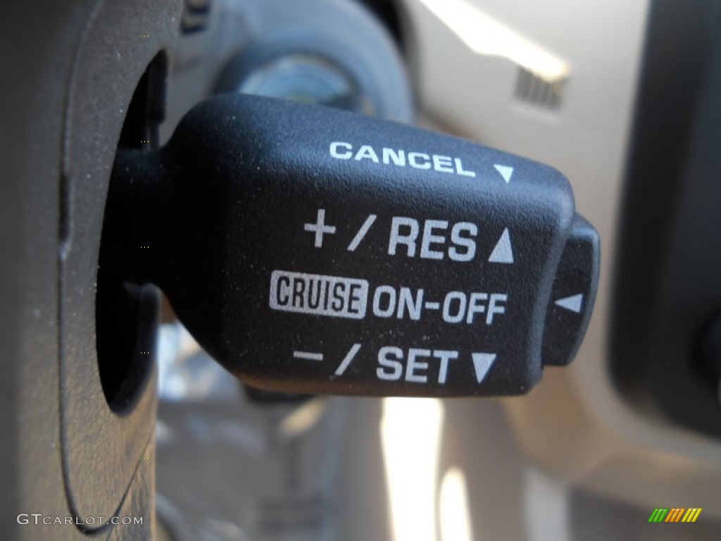 2009 Kia Spectra EX Sedan Controls Photo #65790713