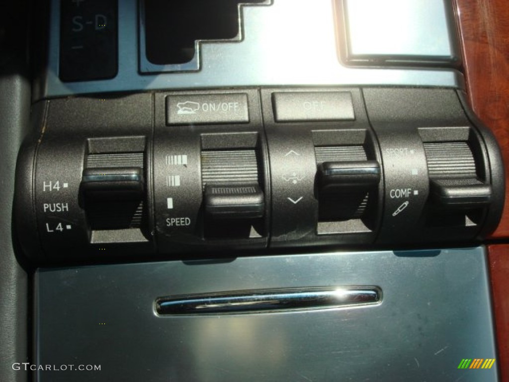 2008 Lexus LX 570 Controls Photo #65794517