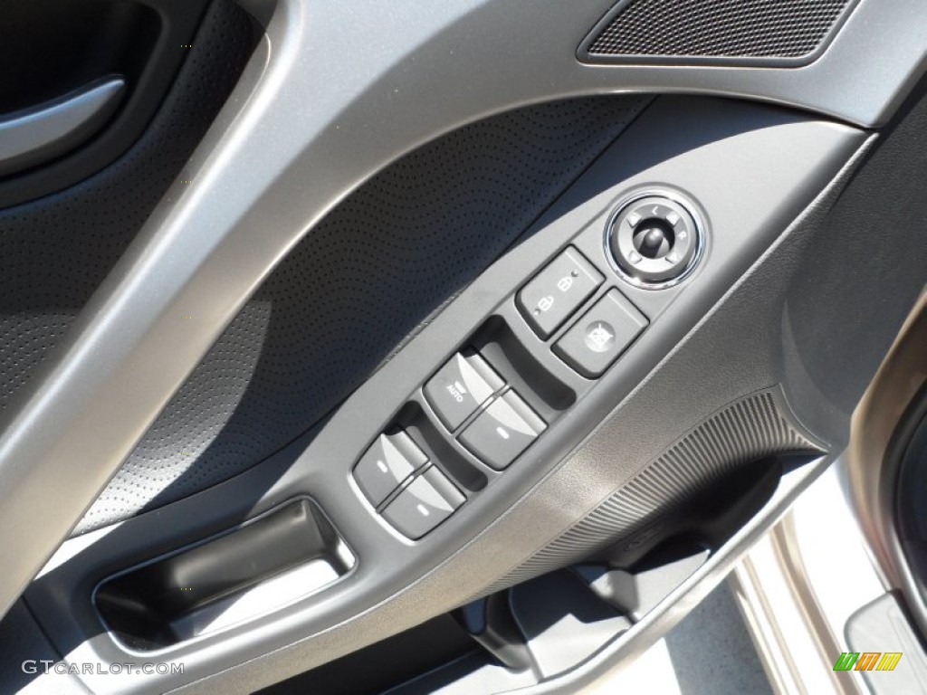 2013 Hyundai Elantra Limited Controls Photo #65800472