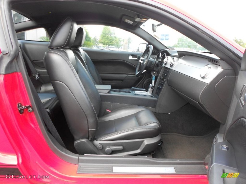 2006 Mustang V6 Premium Coupe - Torch Red / Dark Charcoal photo #16