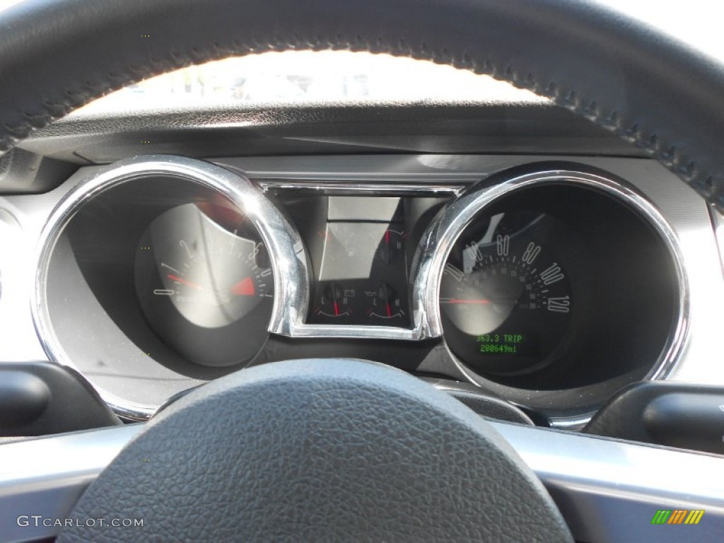 2006 Mustang V6 Premium Coupe - Torch Red / Dark Charcoal photo #24