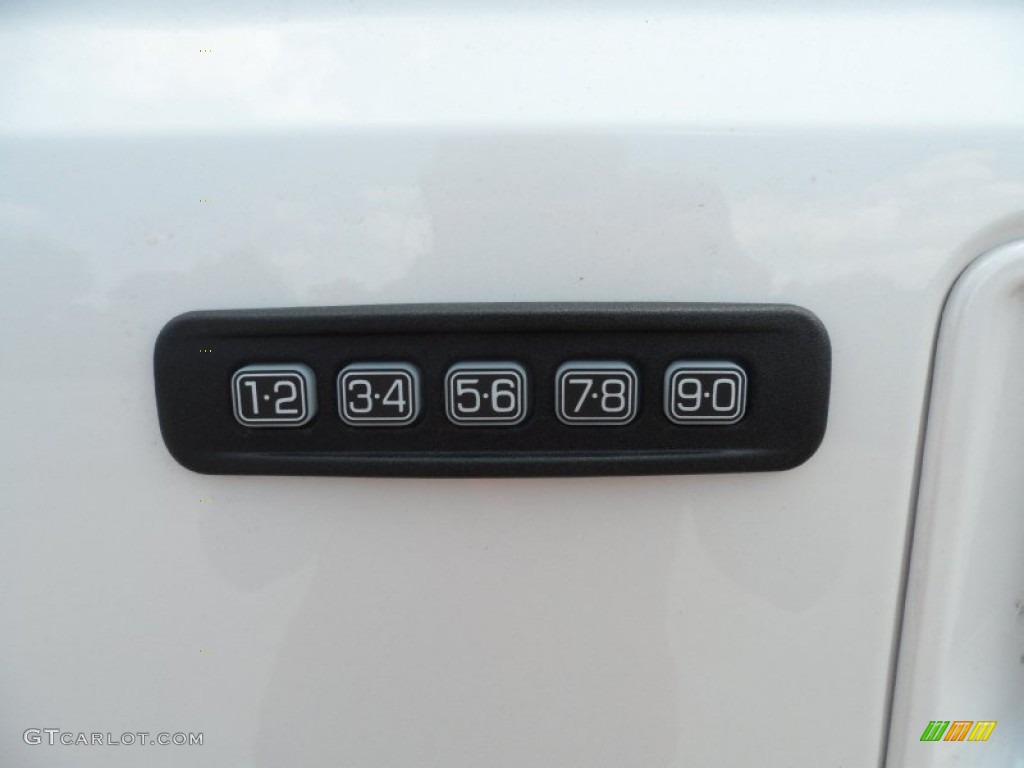 2012 F250 Super Duty Lariat Crew Cab 4x4 - White Platinum Metallic Tri-Coat / Black photo #16