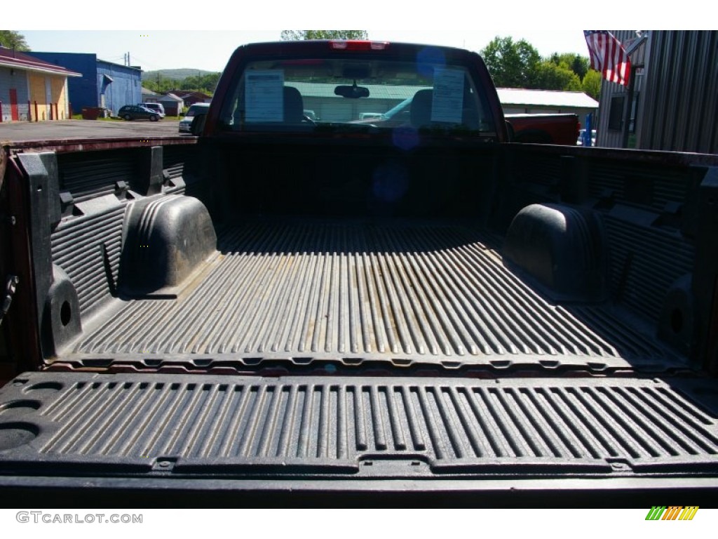 2004 Silverado 2500HD LS Regular Cab 4x4 - Sport Red Metallic / Tan photo #14