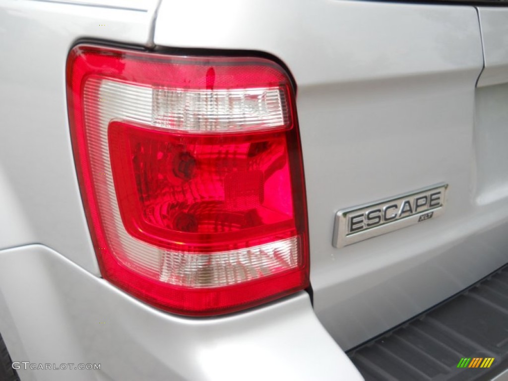 2009 Escape XLT 4WD - Brilliant Silver Metallic / Charcoal photo #8