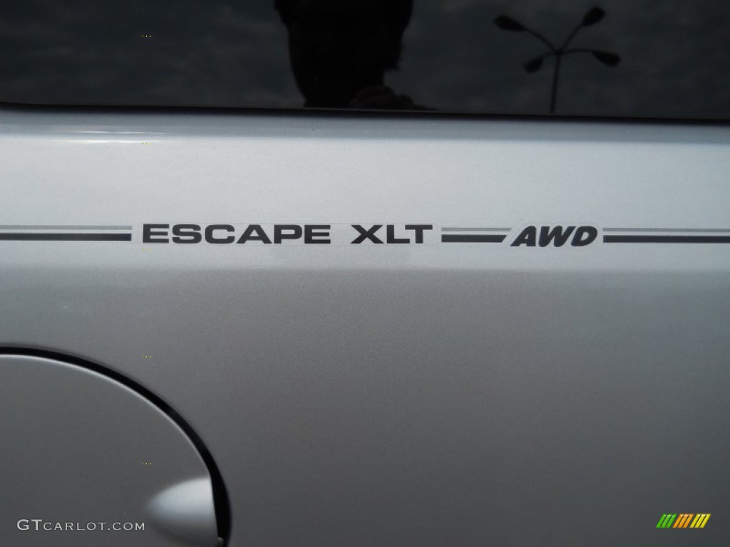 2009 Escape XLT 4WD - Brilliant Silver Metallic / Charcoal photo #9