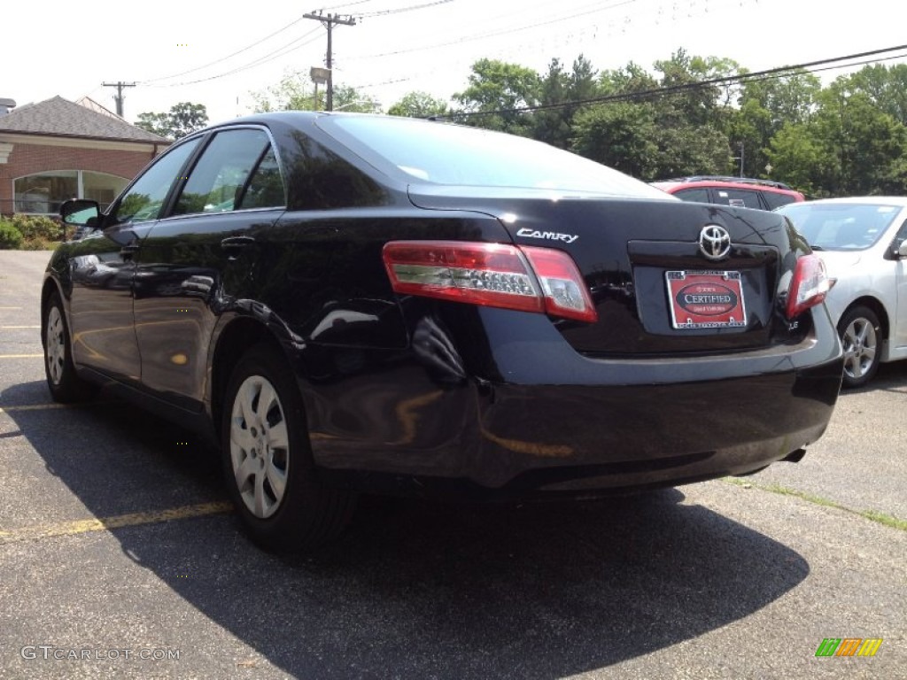 2010 Camry LE - Black / Bisque photo #7