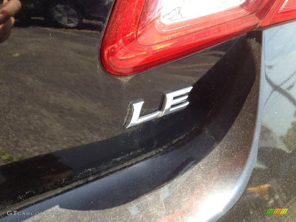 2010 Camry LE - Black / Bisque photo #8