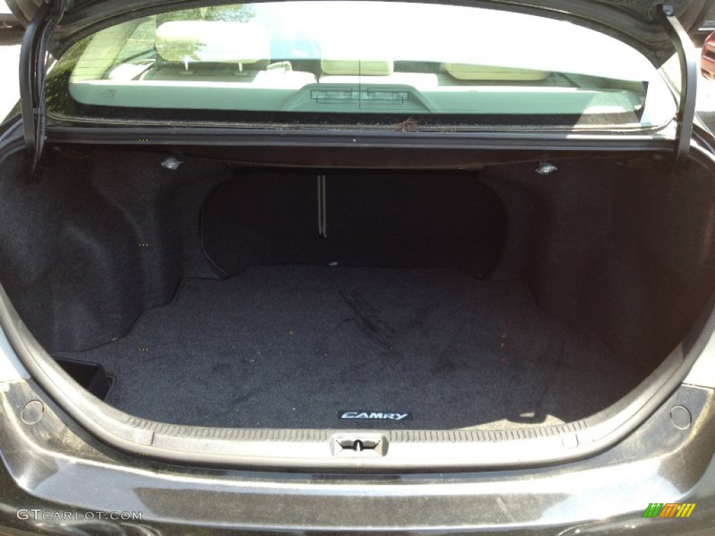 2010 Camry LE - Black / Bisque photo #13