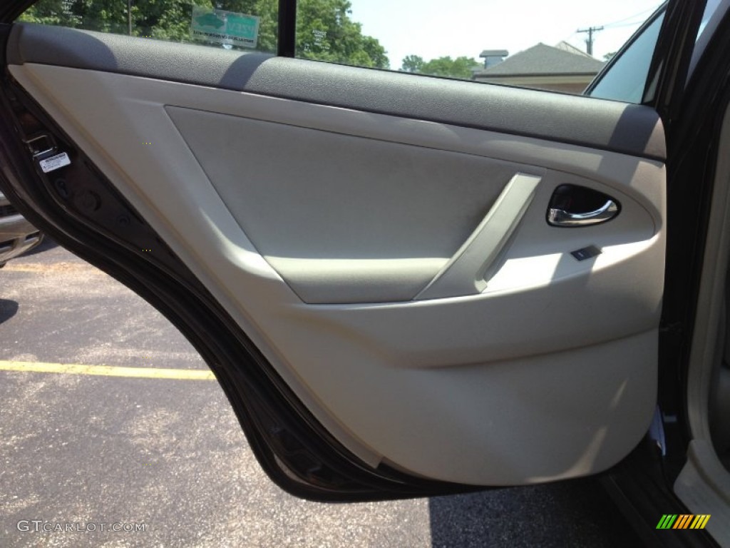 2010 Camry LE - Black / Bisque photo #15