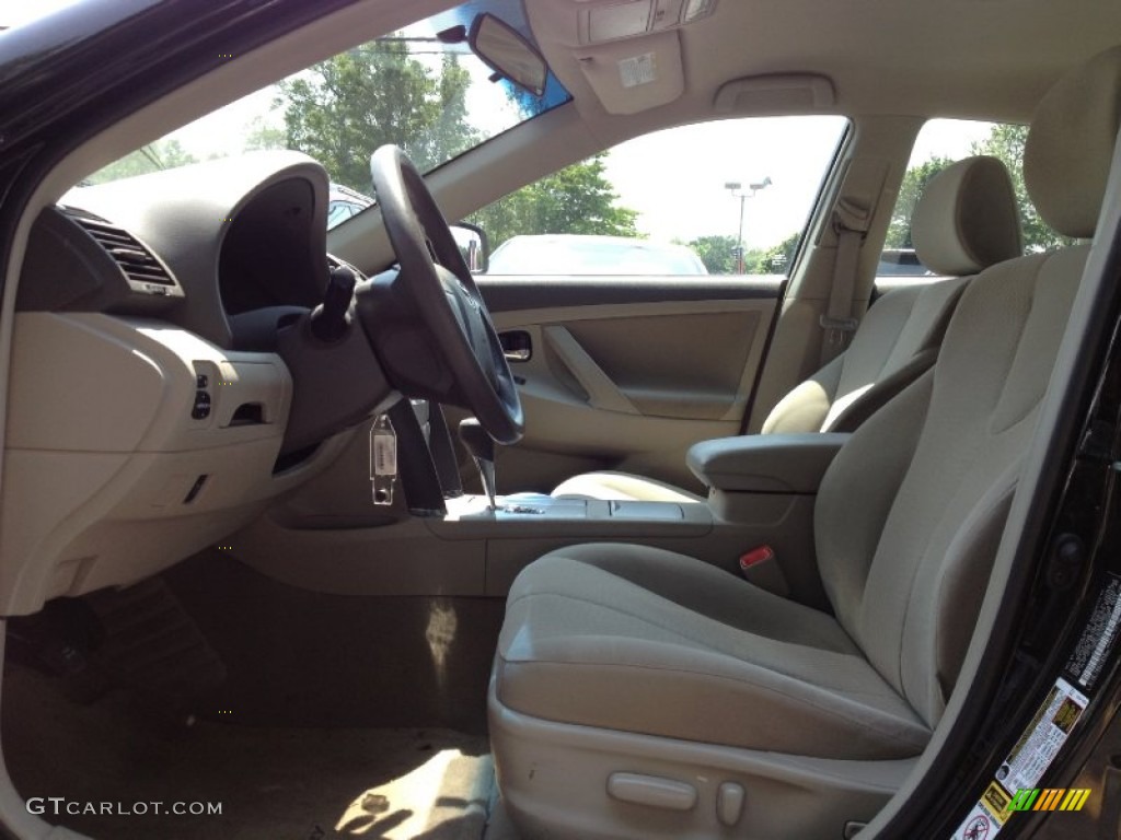 2010 Camry LE - Black / Bisque photo #24