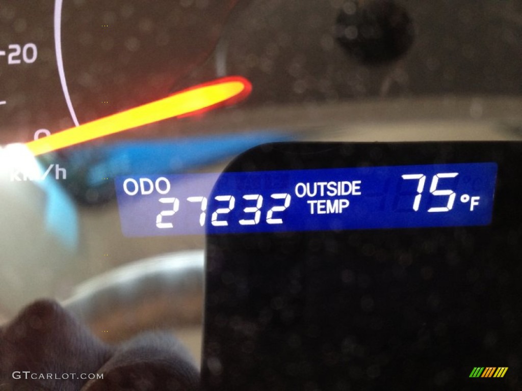 2010 Camry LE - Black / Bisque photo #32