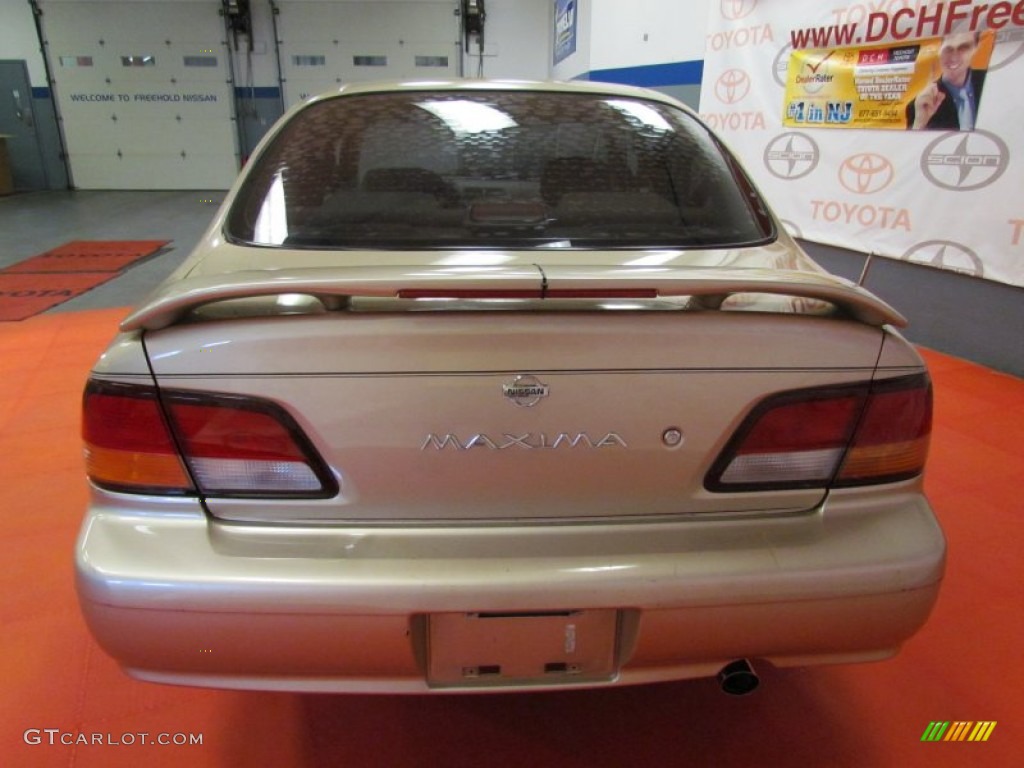 1998 Maxima  - Pebble Beige Metallic / Beige photo #7