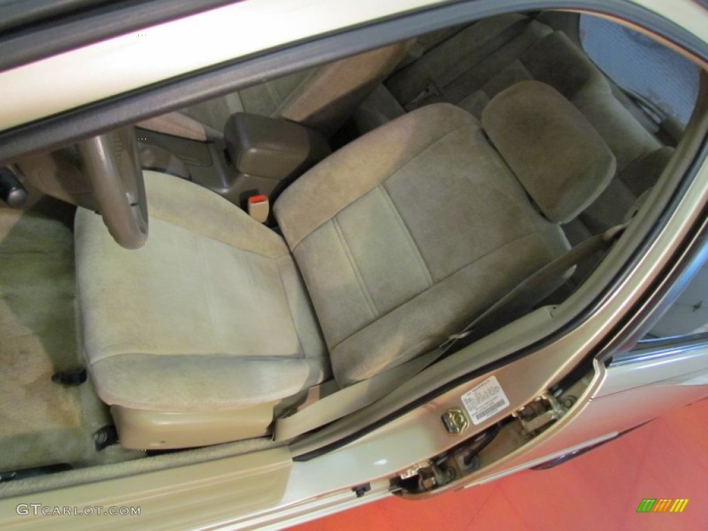 1998 Maxima  - Pebble Beige Metallic / Beige photo #15