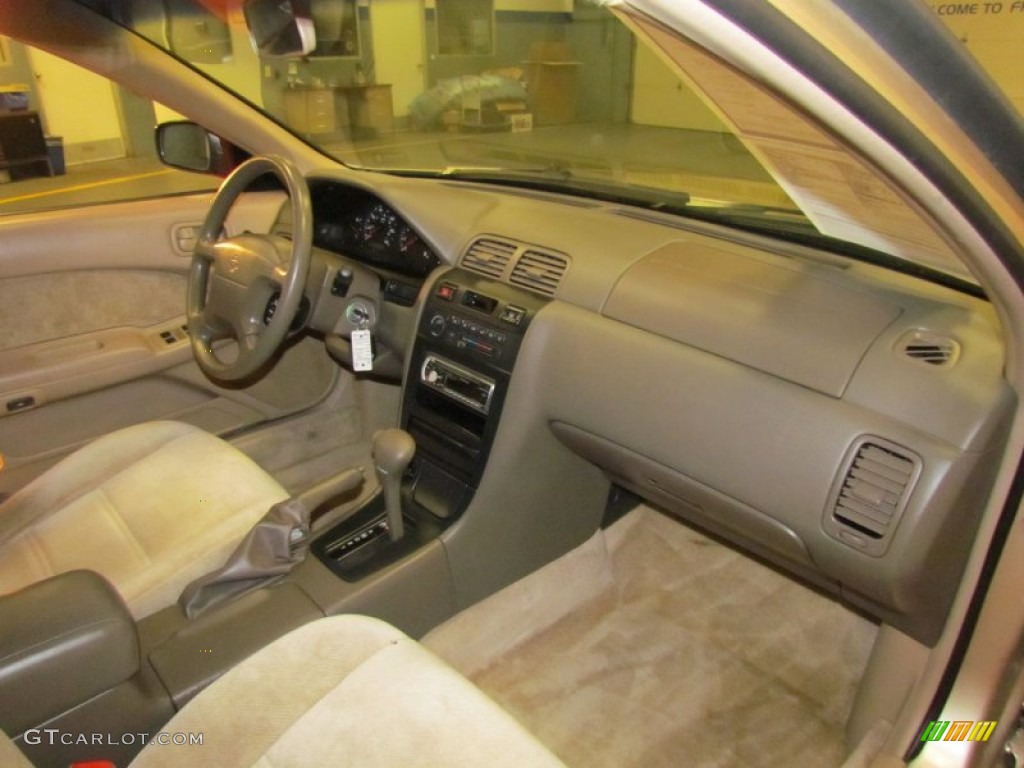 1998 Maxima  - Pebble Beige Metallic / Beige photo #24