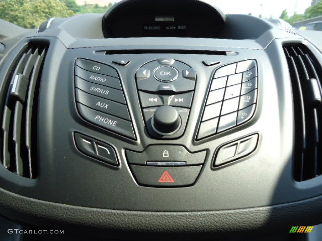 2013 Ford Escape SE 1.6L EcoBoost 4WD Controls Photo #65826161