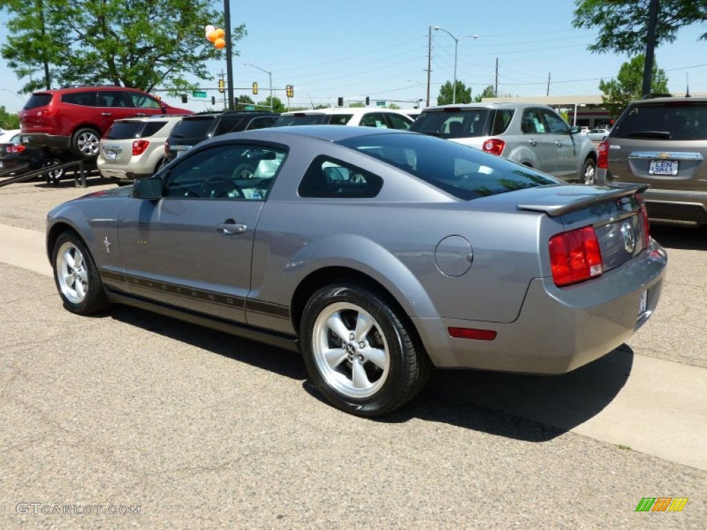 2007 Mustang V6 Premium Coupe - Tungsten Grey Metallic / Dark Charcoal photo #6